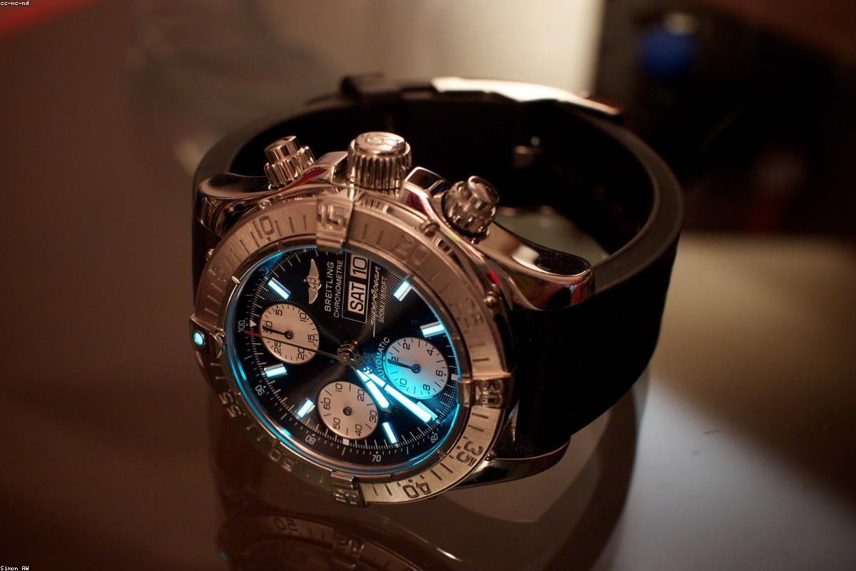 Investir dans une montre de luxe : lesquelles prennent de la valeur ?